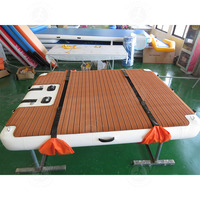 Îlot flottant gonflable personnalisé de haute qualité en forme de C pour quai de bateau, ensemble d'îlots flottants, station de jet ski pour usage commercial