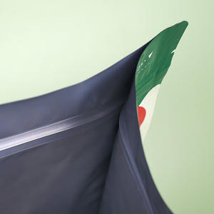 Emballage alimentaire imprimé en couleur en PE avec fenêtre et fermeture éclair en aluminium pour snacks et cadeaux, idéal pour les supermarchés et les expositions - Product Image 3