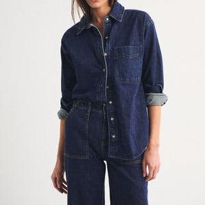 Chemise en jean délavé coloré coupe classique pour femme, chemisier décontracté à manches longues boutonné avec poche poitrine, style vintage toutes saisons - Product Image 1