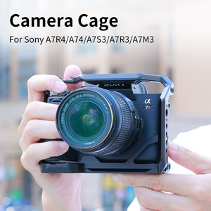 เคสกล้อง KingMa แบบหลายรู ทำจากอลูมิเนียมอัลลอย สำหรับกล้อง DSLR <span class=keywords><strong>Sony</strong></span> อุปกรณ์เสริมสำหรับถ่ายวิดีโอ Vlog สำหรับกล้อง <span class=keywords><strong>Sony</strong></span> <span class=keywords><strong>A7R4</strong></span>/A74/A7S3/A7R3/A7M3 - Product Image 2