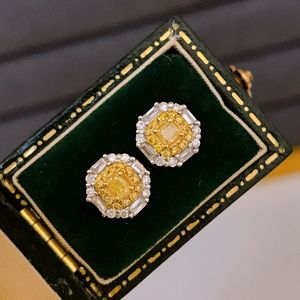 Xinfly - Aretes de Diamantes Clásicos Amarillos de 0.6 Quilates en Oro Sólido de 18 Quilates Au750, Joyería de Moda al por Mayor - Product Image 3