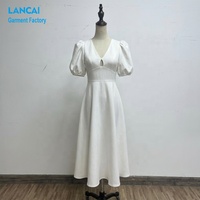 Robe midi trapèze en satin personnalisée OEM pour femme avec manches courtes bouffantes et détail découpe pour occasions décontractées et mariages