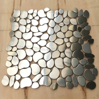 Mosaïque en acier inoxydable en forme de galets argentés, mosaïque murale en forme de pavés