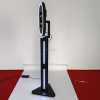 Photomaton portable pour iPad avec support lumineux RGB et base triangulaire pour événements