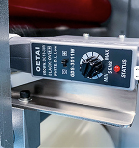 SPK700 - Envolvedora de Película Plástica Totalmente Automática de Alta Precisión, Controlada por PLC Eléctrico, para Envasar Barras de Chocolate y Patatas en Forma de Almohada - Product Image 5