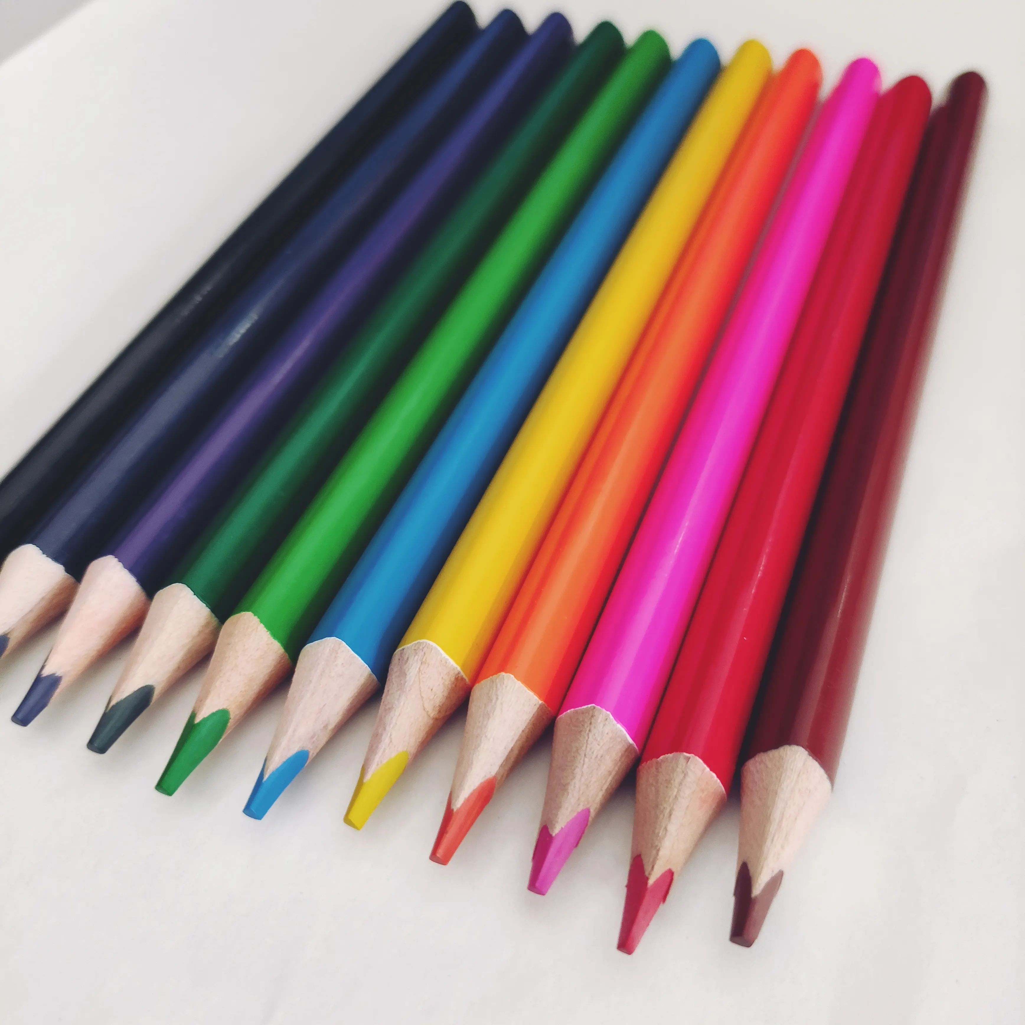 A5 الرصاص أعلى جودة السائبة جامبو اللون قلم رصاص مثلث الألوان مجموعة أقلام رصاص في صندوق ورقي 12 ألوان اللوحة خشب مصنوع حسب الطلب شعار