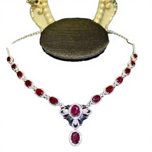 Magnifique collier pendentif de fiançailles en or blanc 18 carats avec rubis rouge sang de pigeon naturel non chauffé de 11,8 carats, bijou en pierres précieuses - Product Image 2