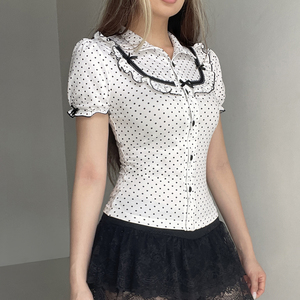 เสื้อเบลาส์ลายจุดสำหรับผู้หญิง สไตล์หวานน่ารัก ระบายอากาศได้ดี คอปกปีเตอร์แพน สีตัดกัน แขนสั้น แต่งระบายชายเสื้อ - Product Image 4