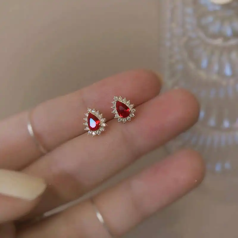 Volledige Diamond Elegant Plated 14K Gold Blood Red Drop-Vormige Eenvoudige Zilveren Oorbellen Red Ruby Zirkoon Oorbel Ruby oorbellen