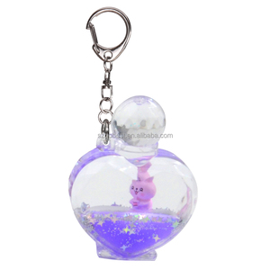 Porte-clés en forme de cœur avec flacon de <span class=keywords><strong>parfum</strong></span> mignon, pendentif créatif pour sac, cadeaux populaires, grand format, en plastique scintillant, vente en gros - Product Image 2