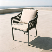 Chaise de salle à manger d'extérieur moderne de luxe en aluminium imperméable pour hôtels et jardins de villas, empilable pour terrasse