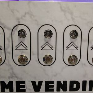 High Quality Perfume Tester Wending Vending Machine Perfume Vendor Machine <b>Spray</b> With QR Code Payment - Product Image 5