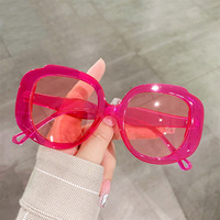 Lunettes de soleil vintage couleur bonbon pour femme 2026 – Tendance populaire, monture carrée surdimensionnée, verres dégradés décoratifs, nuances vert et rose