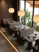 Ensemble de sièges en tissu commercial pour café avec tables et chaises, chaises de salle à manger en bois massif d'Asie du Sud-Est pour maison de thé