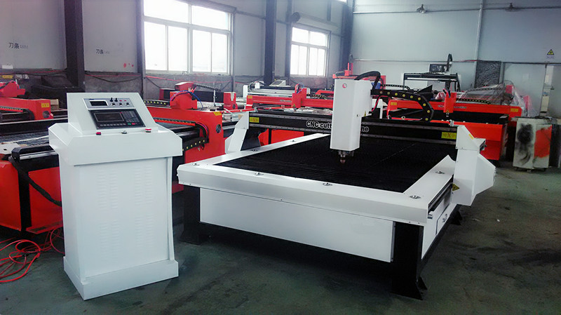 Bonne qualité CNC machine de découpe plasma en métal avec le prix bon marché