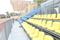 Racetrack Grandstand Stadium avec des chaises confortables pour les événements d'athlétisme