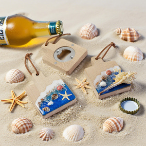 Set de Regalo de Recuerdos Turísticos de Ciudades Costeras Directo de Fábrica: Imanes de Resina Hechos a Mano con Ondas Oceánicas y Abrebotellas para Decoración del Hogar - Product Image 1