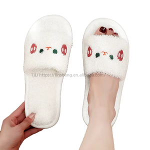 รองเท้าแตะผู้หญิงขายส่ง รองเท้าแตะใส่ในบ้านแบบกำหนดเอง น่ารัก ลายหน้ายิ้ม แฟชั่น รองเท้าแตะขนสัตว์ รองเท้าเพื่อความปลอดภัย - Product Image 2