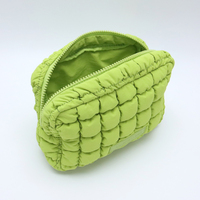 Trousse de Toilette Femme Personnalisée avec Logo Brodé, Sac de Maquillage en Polyester Rembourré à Fermeture Éclair, Essentiels de Voyage, Trousse Cosmétique, Sac de Lavage