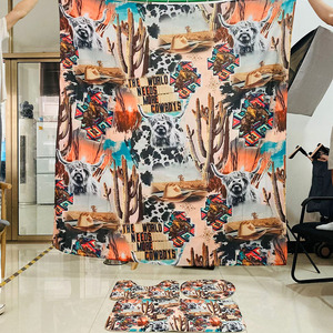 Ensembles de tapis de salle de bain à carreaux en gros/personnalisés, 4 pièces, comprenant un couvre-siège de toilette, des tapis antidérapants, un tapis de bain et un rideau de douche - Product Image 4