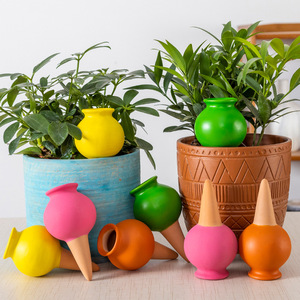 100ml Riego por Goteo de Terracota: Bola Goteadora de Arcilla Roja para Flores, Estacas de Riego para Jardín - Product Image 1