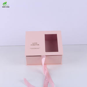 Wins Flying Ecológico Cartón Magnético Plegable Logotipo de tamaño personalizado Impreso Cajas de regalo rosas grandes con cinta - Product Image 1