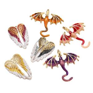 HB544 จี้รูปปีกมังกรเคลือบน้ำมันหลากสีสแตนเลสสตีลขายดีรุ่นใหม่ เครื่องประดับจี้สร้อยคอทอง 18k ดีไซน์สร้างสรรค์ อุปกรณ์ DIY - Product Image 3