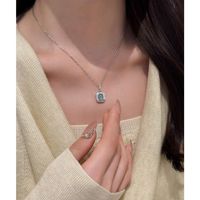 Collier en argent pur S925 avec pendentif carré en jade naturel, chaîne de clavicule géométrique élégante et tendance pour femme