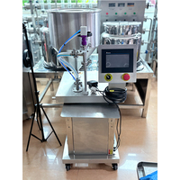 Machine de remplissage semi-automatique à piston 5-10000 ml avec trémie de 40 L et buse anti-goutte pour liquides, pâtes, crèmes et sauces