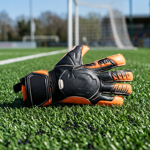 Guantes de Portero de Fútbol Personalizados en Negro y Naranja con Látex Alemán Dambo de 4 mm, Corte Negativo y Serigrafía - Product Image 5