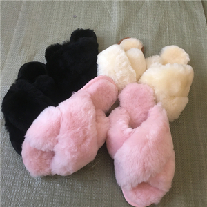 Pantofole per Neonati in Vera Pelle di Pecora a Pelo Lungo Stile Uggs - Product Image 5