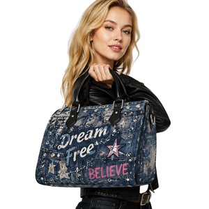 Bolso Boston 3434 F Premium Vintage <span class=keywords><strong>de</strong></span> Mezclilla con Estampado Digital <span class=keywords><strong>de</strong></span> Grafiti, Forro <span class=keywords><strong>de</strong></span> PU Reciclado, Doble Asa con Remaches, Estilo Urbano Inteligente - Product Image 1