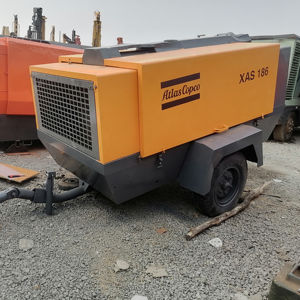 Fabriek Goede Kwaliteit Kleine Dieselmotor Mobiele Luchtcompressor Mijnbouw 186cfm Draagbare Gebruikte Schroef Luchtcompressor Te Koop - Product Image 1