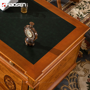 Escritorio Ejecutivo de Cuero Clásico para Oficina Presidencial, Detalles en Hoja de Oro, Tallado Artesanal, Columna Romana, Escritorio de Lujo para Oficina - Product Image 3