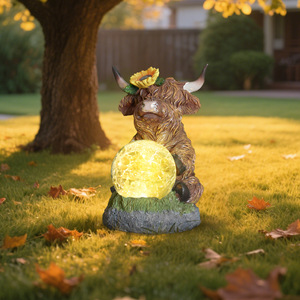 Escultura de Resina Epoxi con Luz Solar de Ganado Highland, Adorno de Jardín de Arte Folclórico para Uso en Exteriores - Product Image 2