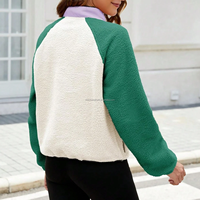Sweat-shirt court personnalisé pour femme en polaire sherpa colorblock, à col montant zippé, effet duveteux, avec poche tissée, vêtement d'extérieur d'hiver OEM