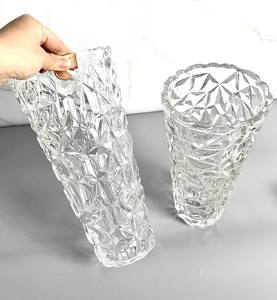 Conteneur à fleurs design moderne pour la décoration intérieure Vase <span class=keywords><strong>en</strong></span> <span class=keywords><strong>verre</strong></span> nervuré transparent <span class=keywords><strong>en</strong></span> cristal de luxe avec lumière nordique - Product Image 4