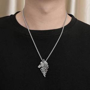 Collar de hombre con colgante de acero de titanio con cabeza de lobo, diseño de animal en 3D SP1006 - Product Image 4