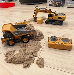 Jinying Remote Control Excavator Toy for Boys | 11-Channel Metal Construction Truck with Lights - Product Image 6