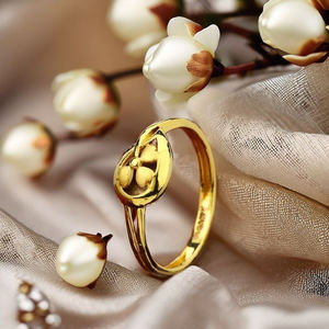 Bague élégante en or plaqué, motif floral, pour femmes, bague minimaliste et élégante pour tous les jours, fête, mariage, cadeau - Product Image 1