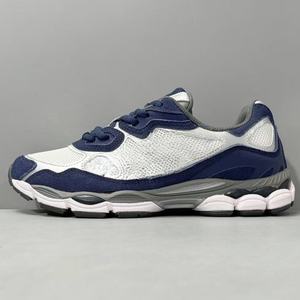 Zapatos Deportivos con Cordones a Rayas Azules y Blancas, Zapatos de Fútbol para Hombre con Amortiguación Deportiva y Elegante - Product Image 1