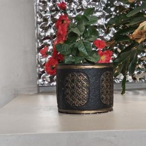 กระถางบอนไซสีขาวขนาดเล็ก มีสินค้าจำนวนมาก กระถางดอกไม้และกระถางปลูกต้นไม้สำหรับตกแต่งสำนักงาน เหมาะสำหรับไม้อวบน้ำและไม้ดอก - Product Image 5