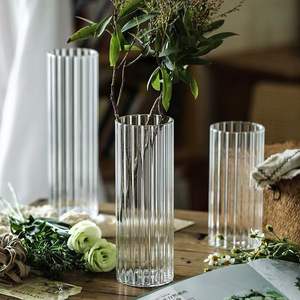 Vases à fleurs cylindriques <span class=keywords><strong>en</strong></span> <span class=keywords><strong>verre</strong></span> et cristal à rayures verticales transparentes extra larges contemporaines pour la décoration intérieure de mariage - Product Image 4