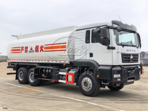 Camión Cisterna Diésel HOWO 6X4, Capacidad de 31-40T, Almacenamiento de Productos Químicos de 15001-30000L, Transmisión Manual - Product Image 2