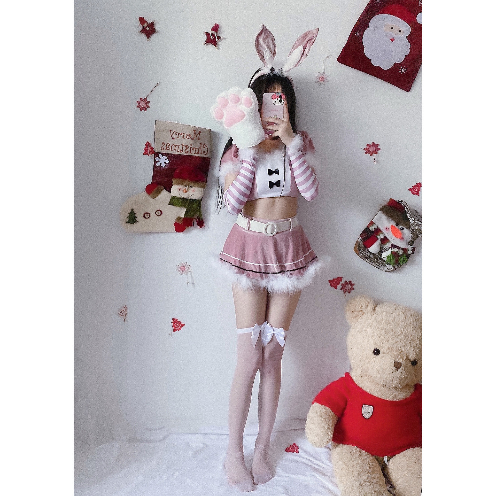 Tenue de Noël rose [haut, jupe, ceinture, collier, casque]