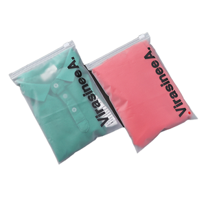 Pochette zippée givrée personnalisée en EVA pour vêtements, sac d'emballage réutilisable transparent pour vêtements, voyage et vente au détail - Product Image 1