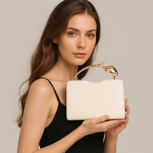 Sac à main classique en polyester avec chaîne, vente en gros d'usine, cadeau de la Saint-Valentin pour femme, pochette de soirée bandoulière - Product Image 5
