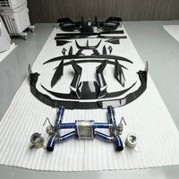 Kit carrosserie complet en carbone pour Ferrari F8 M Edition : lèvre avant, diffuseur arrière, jupes latérales.