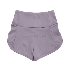 Pantaloncini da Yoga per neonati e bambini popolari ODM / OEM <span class=keywords><strong>pantaloni</strong></span> <span class=keywords><strong>corti</strong></span> personalizzati in tinta unita - Product Image 4