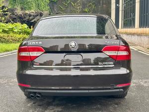<span class=keywords><strong>Skoda</strong></span> <span class=keywords><strong>Superb</strong></span> <span class=keywords><strong>Octavia</strong></span> 2014 1.6L Manuale Edizione Elite Guida a Sinistra Sedili in Pelle Pneumatici R18 - Product Image 4